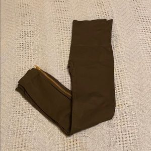 Spanx Seamless Side Zip Leggings size M